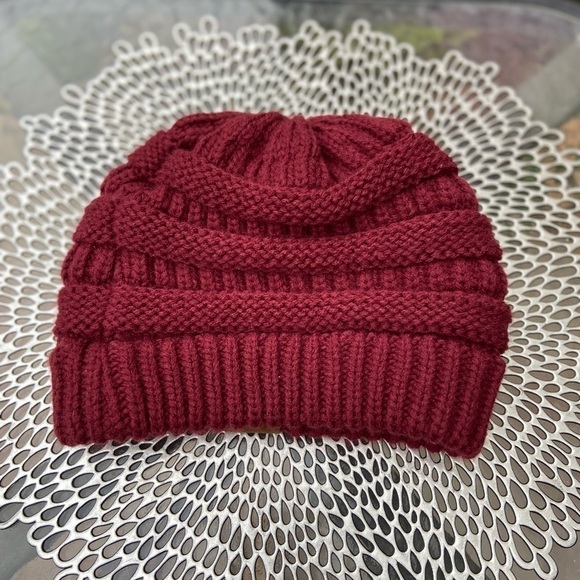 CC Classic Knit Hat Adult Womans - Picture 3 of 10